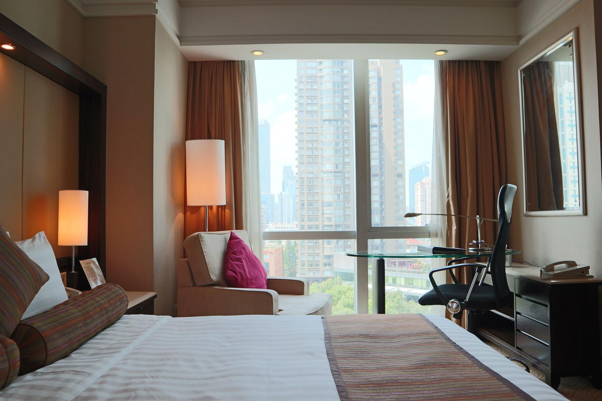 Howard Johnson Huaihai Hotel Shanghai Exterior photo