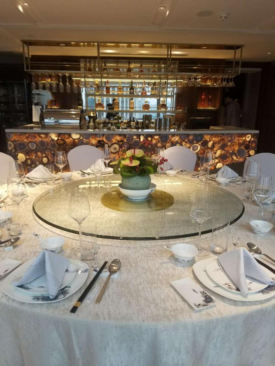 Howard Johnson Huaihai Hotel Shanghai Exterior photo