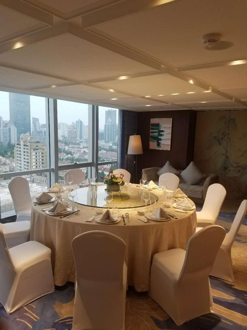 Howard Johnson Huaihai Hotel Shanghai Exterior photo