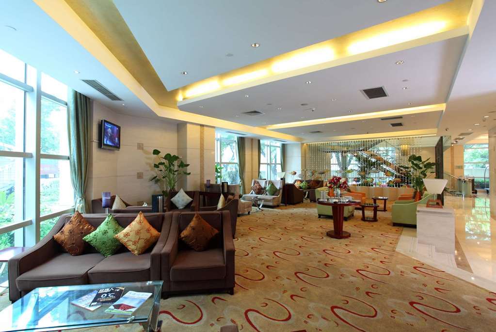 Howard Johnson Huaihai Hotel Shanghai Exterior photo